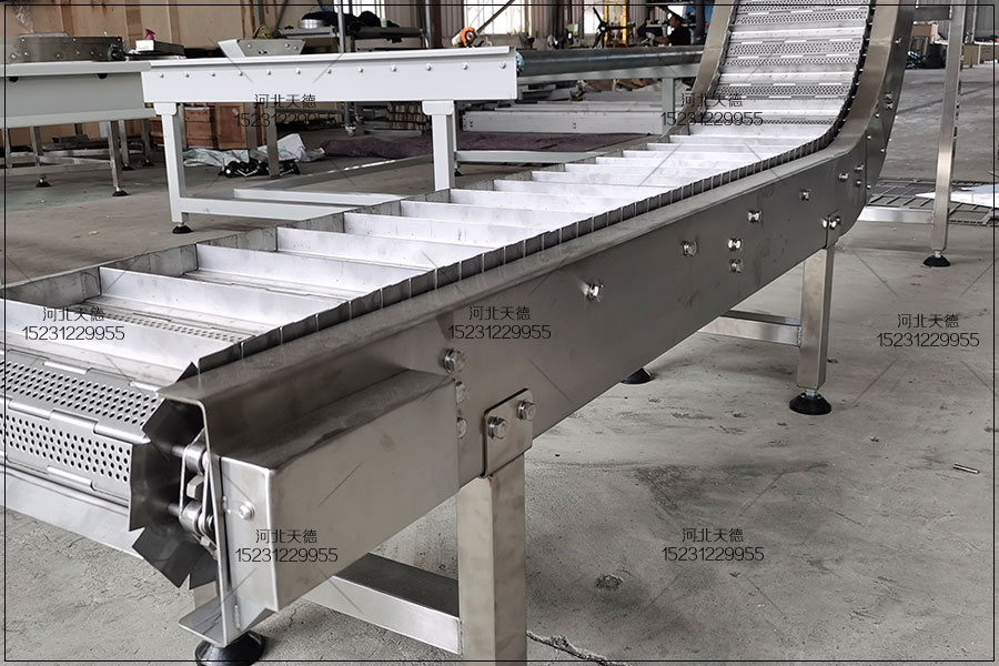 不銹鋼鏈板輸送機(jī)