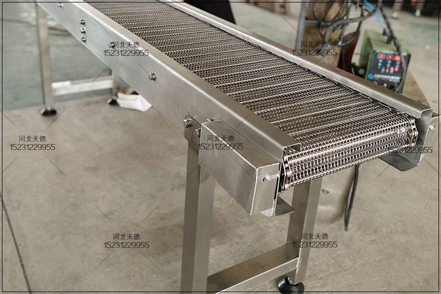 金屬網(wǎng)帶輸送機(jī)