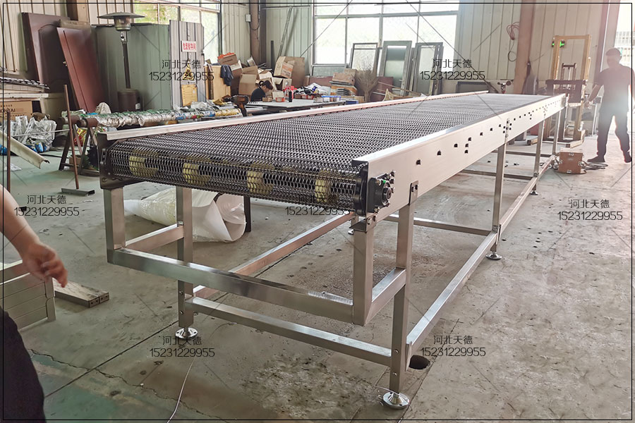 網(wǎng)帶輸送機